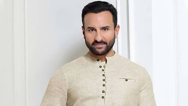 कॉमेडी किंग कपिल शर्माच्या शोमध्ये हजेरी लावणारे प्रत्येक कलाकार हे कायमच चर्चेत असतात. नुकताच पार पडलेल्या एका भागात जेव्हा करीना कपूर खान आणि सैफ अली खान गेस्ट म्हणून पोहोचले, तेव्हा खूप मस्ती पाहायला मिळाली. सैफ-करीना यांनी आपल्या कौटुंबिक जीवनापासून ते आपल्या शिक्षणापर्यंतच्या अनेक गोष्टींबाबत वक्तव्य केले. चला जाणून कपिल शर्मा शोमध्ये सैफ अली खान त्याच्या शिक्षणाविषयी काय म्हणाला?