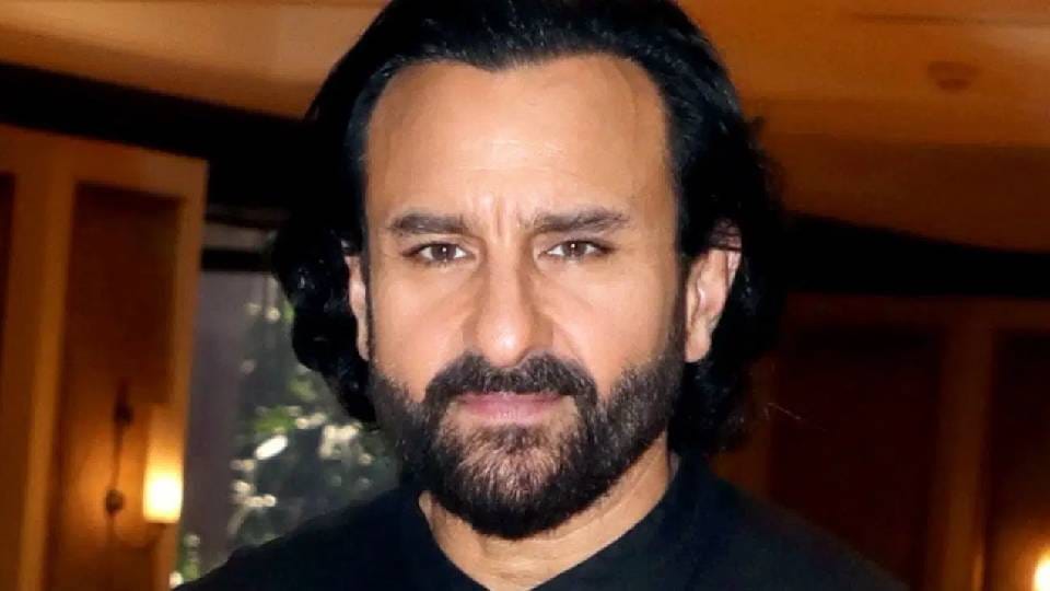 सैफ अली खानने कपिल शर्मा शोमध्ये सांगितले की त्याच्या मुलांच्या शिक्षणाबाबतची त्याची मतं सतत बदलत असतात. तसेच जेव्हा त्याला स्वतःच्या शिक्षणाबाबत विचारले गेले, तेव्हा सैफ अली खान म्हणाला की त्याचे चांगले शिकलेले झाले असते तर चित्रपट उद्योगात काम करत नसता.