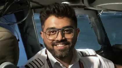 को-पायलटच्या हल्ल्यानंतर स्मित मच्छार यांनी प्रवाशांचा जीव कसा वाचवला?.