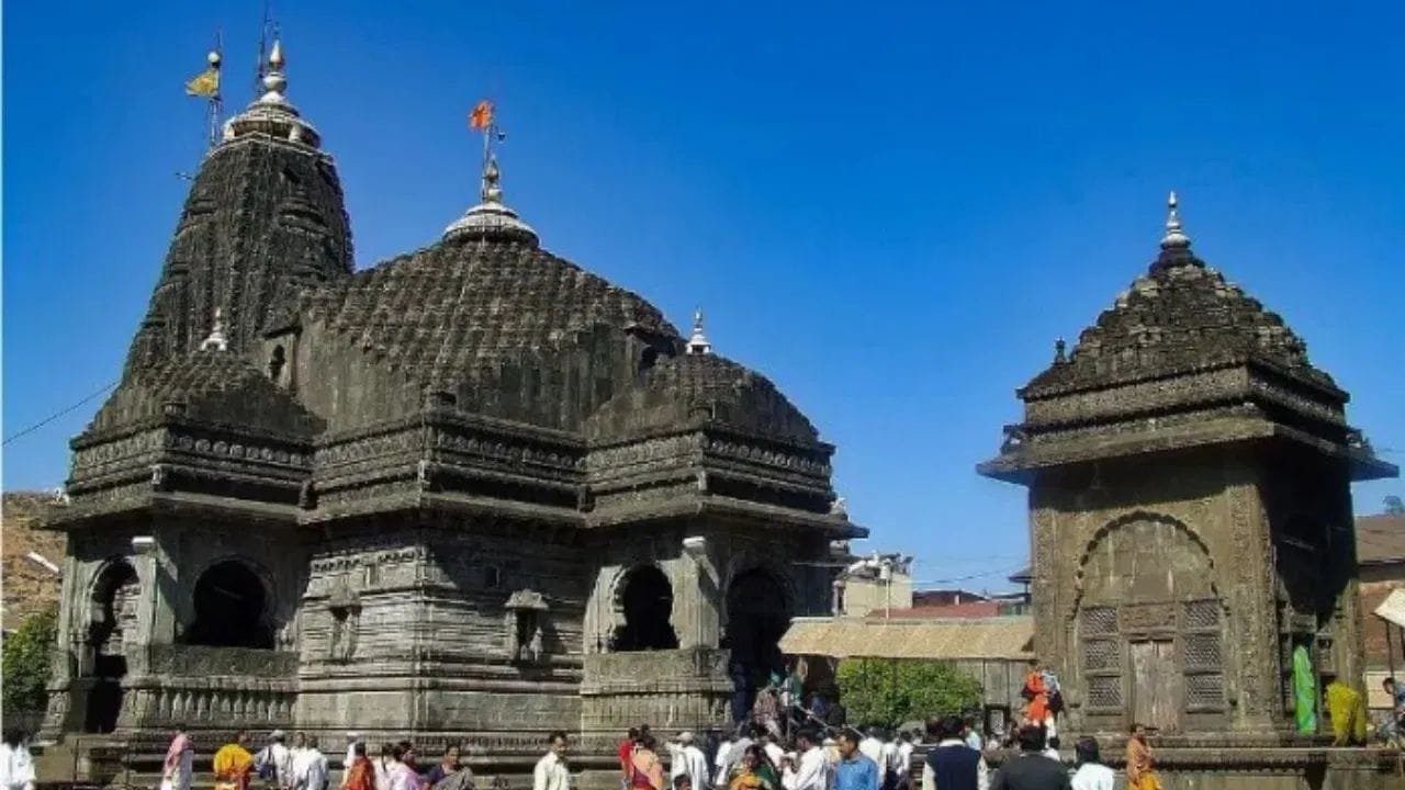 मंदिर बंद राहण्याबाबत नाशिकचे पालकमंत्री गिरीश महाजन यांनी प्रशासनाला सूचना दिल्या आहेत. सिंहस्थ कुंभमेळ्याचे काम पूर्ण करण्यासाठी काही काळ मंदिर बंद ठेवण्यात येणार आहे.