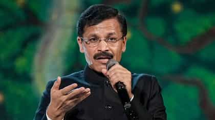 7 सेकंदाच्या रील्समध्ये अडकलेल्या तरुणांना तुकाराम मुंढे स्पष्टच बोलले.