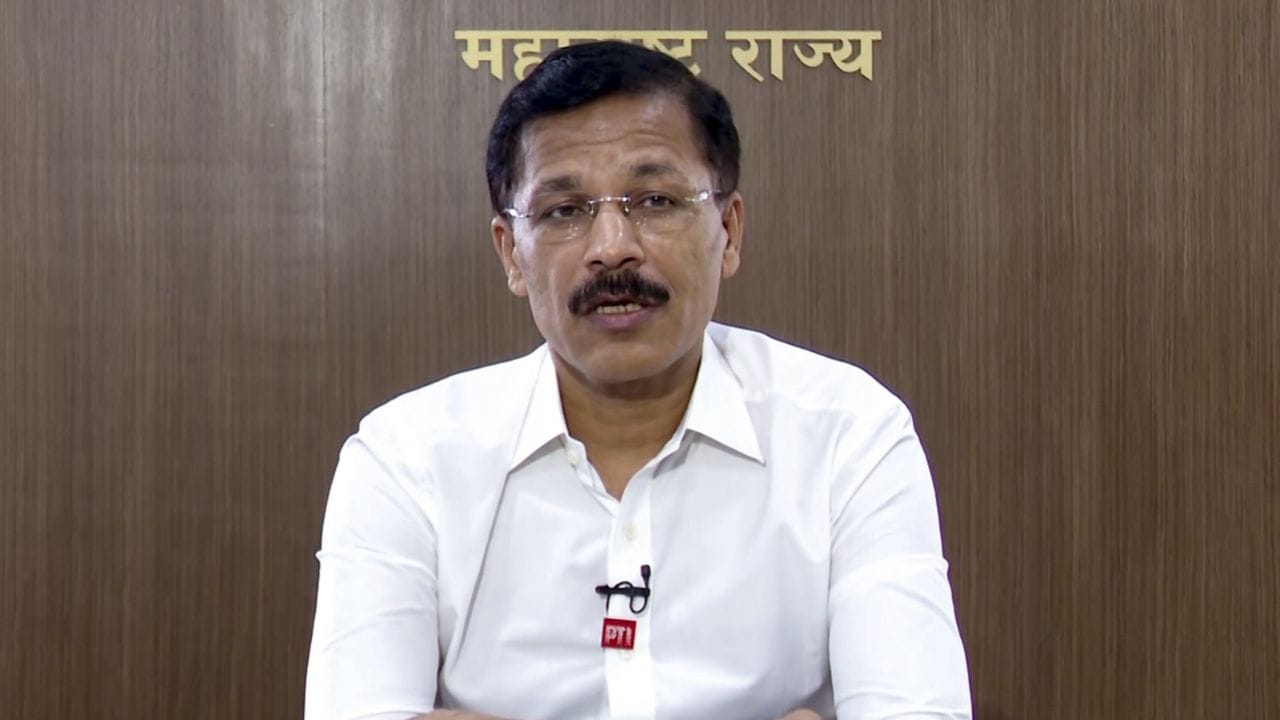तुकाराम मुंढे यांनी म्हटले की, आपल्यापैकी जवळपास लोक चहा पितात. पण आपल्या चहात आणि पाश्चात्य चहा बनवण्याच्या पद्धतीमध्ये खूप जास्त फरक आहे. आपल्याकडे दूध आणि पाण्यापेक्षा साखर अधिक वापरली जाते. चहा आपल्या जीवनशैलीमधील इतका मोठा घटक झाला की, त्याशिवाय आपल्याला सकाळ झाल्यासारखीही वाटत नाही.