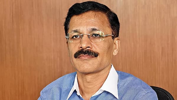 Tukaram Mundhe : धक्कादायक, तुकाराम मुंढे यांना शिवीगाळ, कुणी दिल्या इतक्या शिव्या? काय घडलं?