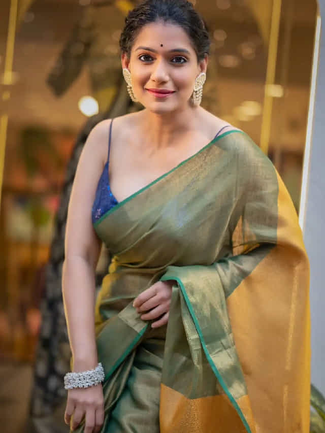 हिरव्या साडीत ऊर्मिला कानेटकरचा घायाळ करणारा लूक, सौंदर्यानेच वेधलं लक्ष