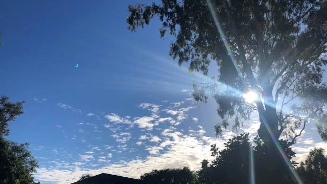 नागपूर, अमरावती, अकोला, बुलढाणा आणि चंद्रपूरसह अनेक जिल्ह्यांत हवामान कोरडे राहू शकते. काही ठिकाणी तापमान 35 ते 36 अंश सेल्सिअसपर्यंत जाण्याची शक्यता आहे. त्यामुळे नागरिकांनी उन्हात बाहेर पडताना पाणी सोबत ठेवावे आणि काळजी घ्यावी.