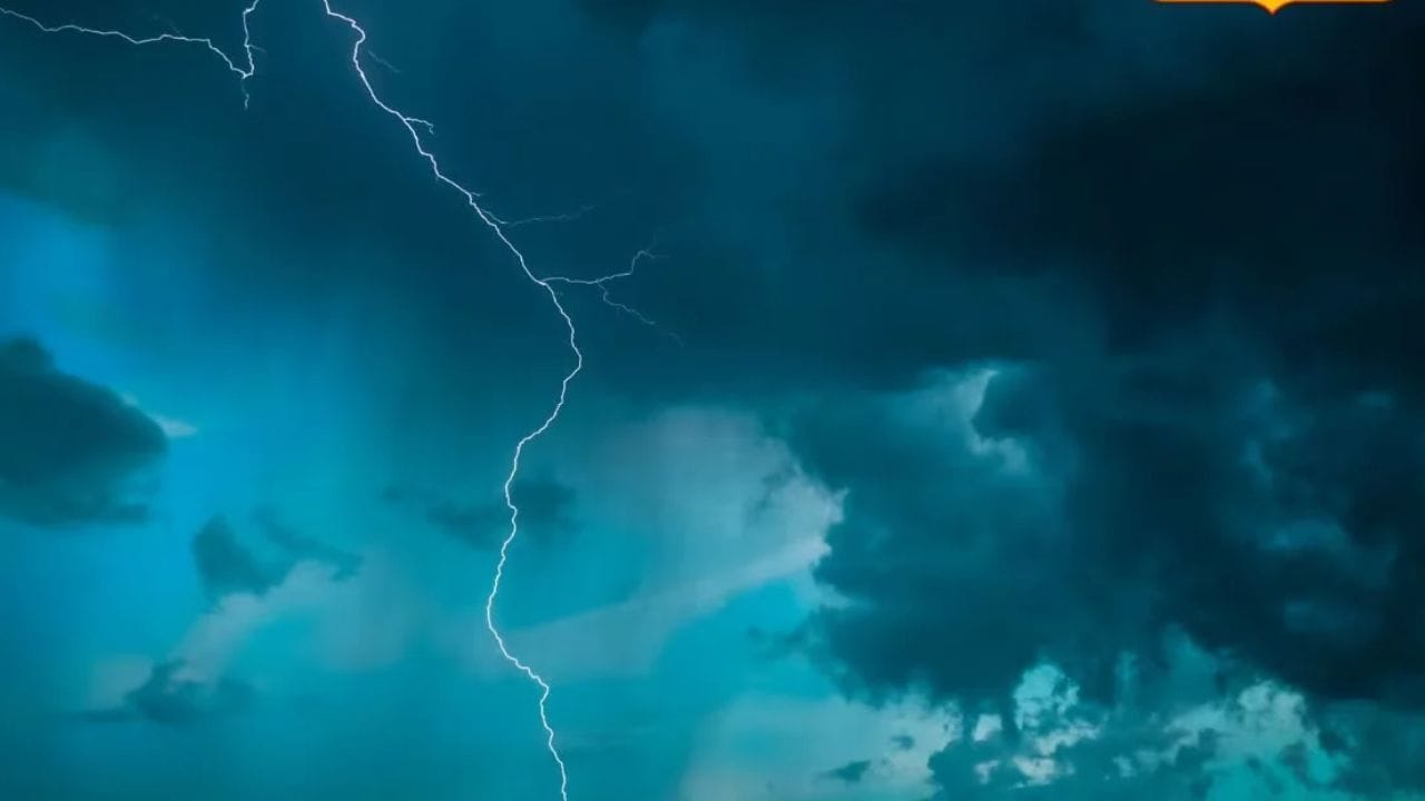 हलक्या ते मध्यम स्वरूपाचा हा पाऊस असेल. यासोबतच काही भागात ऑक्टोबर हीट देखील असणार आहे. राज्यात यंदा समाधानकारक पाऊस झाला नाही. फक्त जुलै महिन्यातच मुसळधार पाऊस झाला.