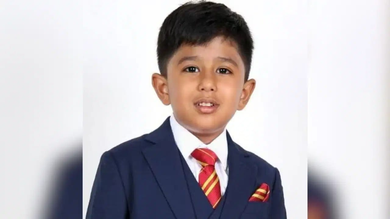 3 हजारांहून अधिक पुस्तकं वाचली... कोण आहे हा 5 वर्षांचा चिमुकला, ज्याच्या IQ ने सर्वांनाच केलं थक्क? 3 हजारांहून अधिक पुस्तकं वाचली... कोण आहे हा 5 वर्षांचा चिमुकला, ज्याच्या IQ ने सर्वांनाच केलं थक्क?