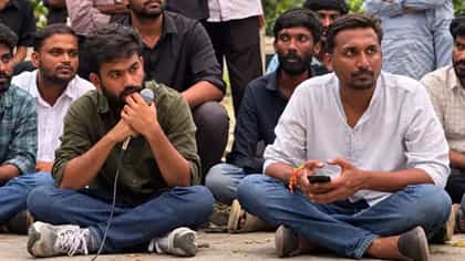 अभिजीत दिपकेंच्या पायात 30 हजारांचा बूट अन् विमानाने प्रवास.