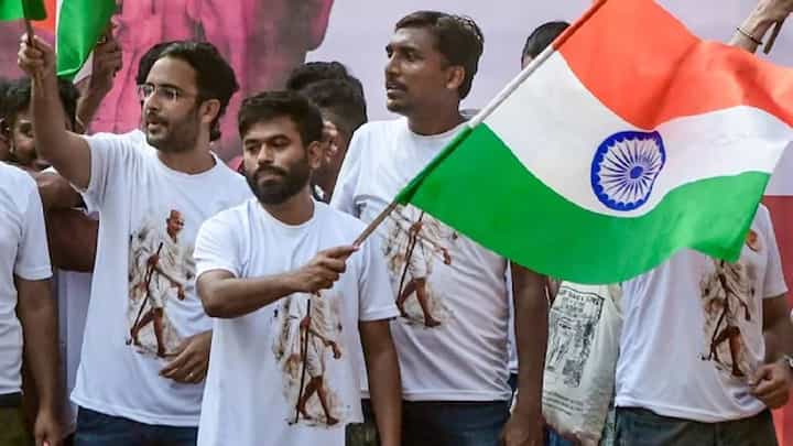 CJP Protest : आज मुंबईच्या आझाद मैदानात सीजेपीचं लहरा दो तिरंगा आंदोलन... CJP Protest : आज मुंबईच्या आझाद मैदानात सीजेपीचं लहरा दो तिरंगा आंदोलन...