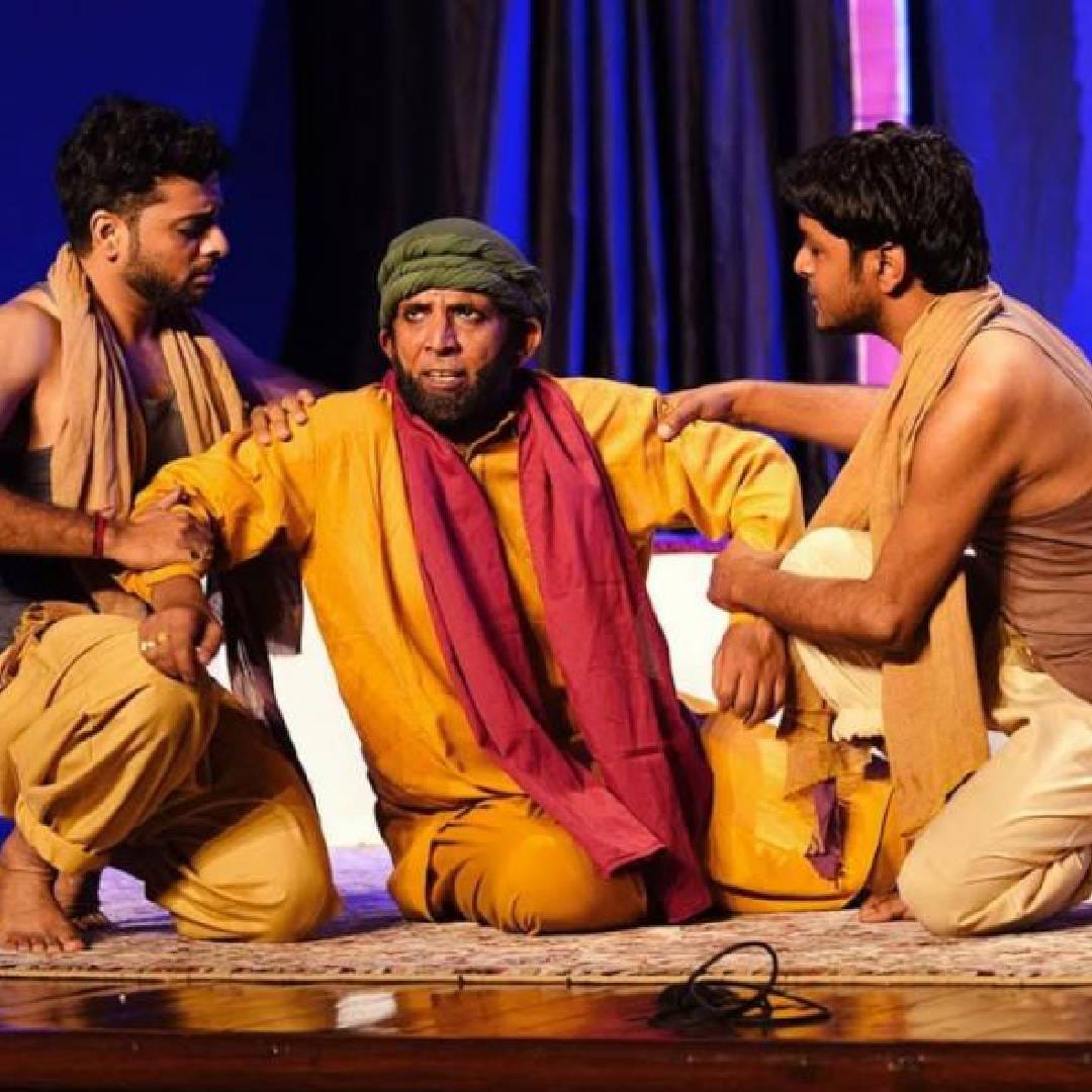 रामचंद्र सिंह हे हिंदी मनोरंजनसृष्टीतील अनुभवी कलाकार आहेत. त्यांच्या अभिनयाची खासियत म्हणजे व्यक्तिरेखेचा आकार कितीही लहान असला तरी ती लक्षात राहील अशा पद्धतीने सादर करणे.