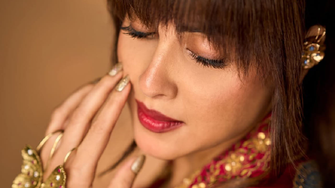 अभिनेता इम्रान हाश्मीच्या आगामी ‘गनमास्टर जी 9’ या बहुप्रतीक्षित चित्रपटामुळे जिनिलियाचीही चर्चा रंगली आहे. या चित्रपटातील ‘अफसाना बनाया आपने’ हे पहिले गाणे नुकतेच प्रेक्षकांच्या भेटीला आले. 