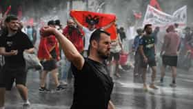 Albania Protest : पोलीसच सैरावैरा पळत सुटले, फ्रान्सनंतर आणखी एका देशात आंदोलनाचा भडका, आंदोलकांनी रस्त्यावर उतरून...पंतप्रधनांची खुर्ची धोक्यात!