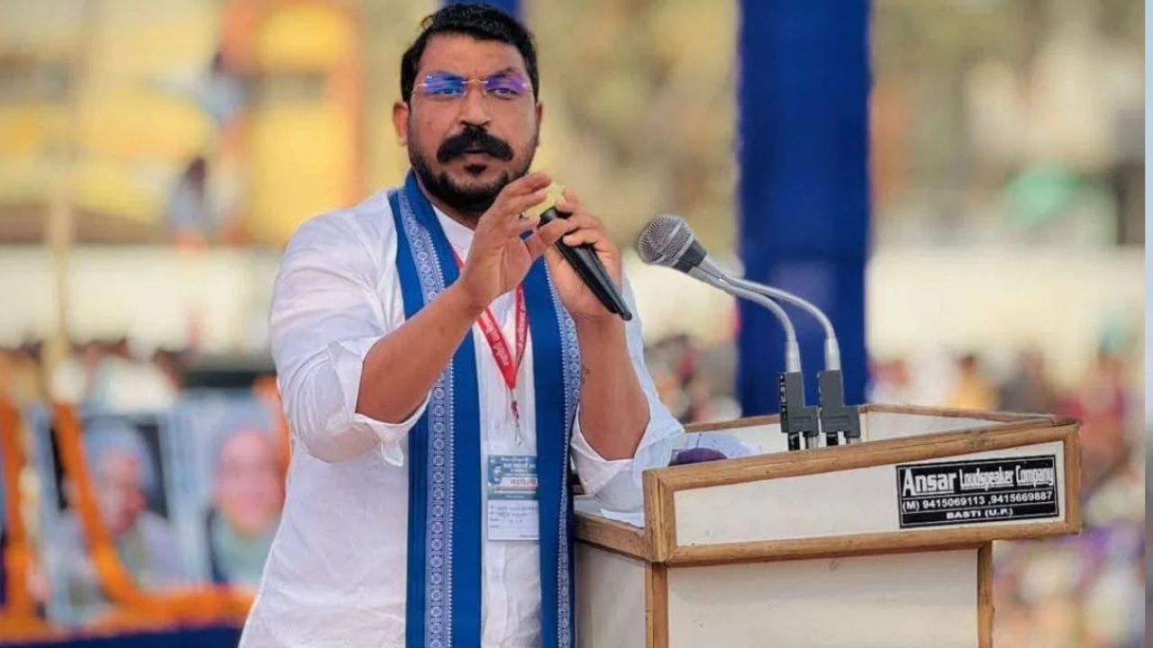 'सरकारी शाळा सुधारल्या जातील. चंद्रशेखर यांनी पोलिसांची ड्युटी 8 तास करणे, कामगारांना मजुरी किमान 765 रुपये प्रतिदिन करू, असेही त्यांनी आश्वासन दिलं. 