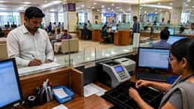 RBI Rule : बँकेच्या या 5 चुकांसाठी ग्राहकांना मिळू शकतात पैसे; ₹100 ते ₹5,000 पर्यंत भरपाईचे नियम काय?