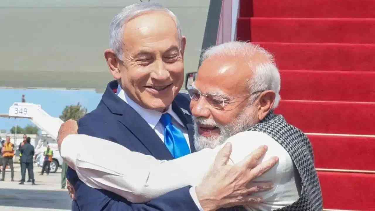 Israel Election PM Benjamin Netanyahu : पंतप्रधान मोदींचे जवळचे मित्र नेतन्याहू निवडणूक हरले तर भारत-इस्रायल संबंध बिघडतील का? Israel Election PM Benjamin Netanyahu : पंतप्रधान मोदींचे जवळचे मित्र नेतन्याहू निवडणूक हरले तर भारत-इस्रायल संबंध बिघडतील का?