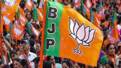 पुणे शिक्षक मतदारसंघात भाजपचा उमेदवार अडचणीत? शिंदे गटातून मोठी बातमी.