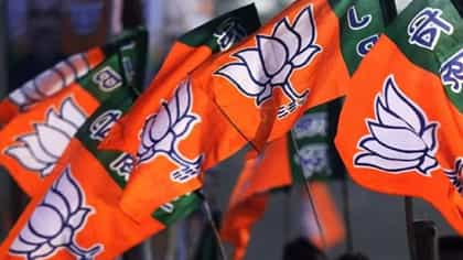 मोठी बातमी! भाजपला मोठा धक्का, दोन बड्या नेत्यांनी सोडली पक्षाची साथ, घेतला मोठा निर्णय