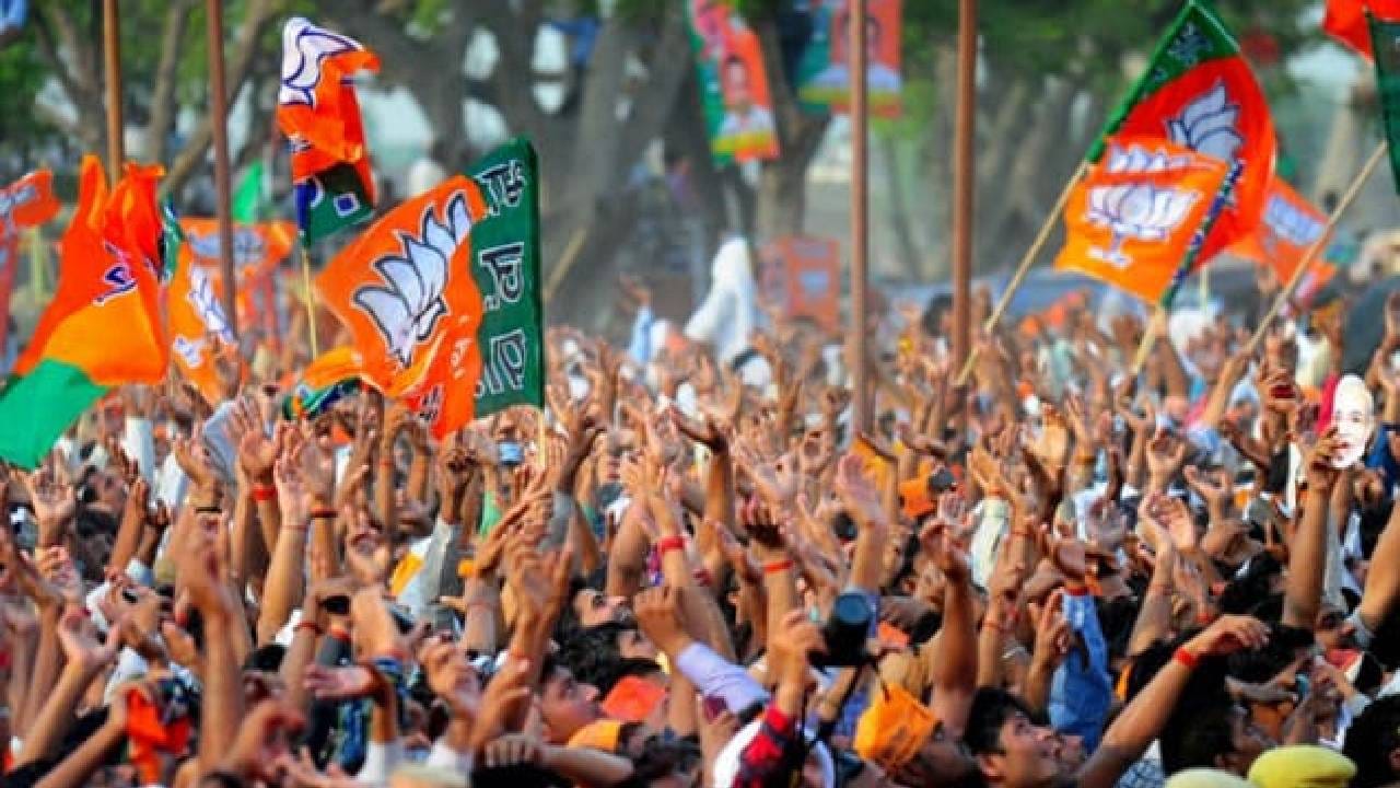 मोठा उलटफेर? अमित शाह यांच्या मतदारसंघातील पालिका निवडणुकीचे धक्कादायक निकाल; कुणाला टेन्शन? मोठा उलटफेर? अमित शाह यांच्या मतदारसंघातील पालिका निवडणुकीचे धक्कादायक निकाल; कुणाला टेन्शन?
