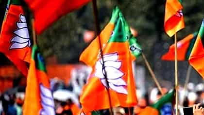 मुख्यमंत्री अन् केंद्रीय मंत्र्‍यांमध्ये वाजलं, भाजपमध्ये अंतर्गत वाद.