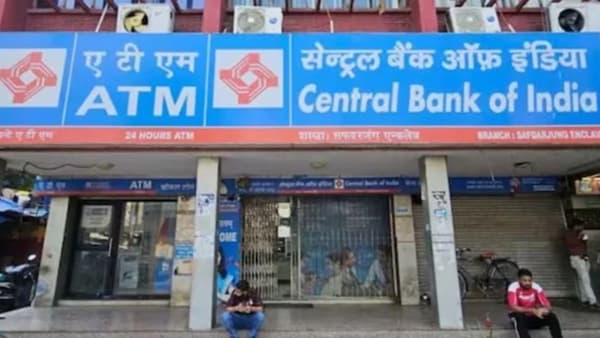 444 दिवसाच्या एफडीत तगडे व्याज - सेंट्रल बँक ऑफ इंडिया (Central Bank Of India) आपल्या ग्राहकांसाठी 444 दिवसांच्या एफडीत गुंतवणूकीवर सर्वाधिक व्याज देत आहे. बँक ग्राहकांना एवढ्या दिवसांच्या गुंतवणूकीवर 6.75% चे वार्षिक व्याज देत आहे.