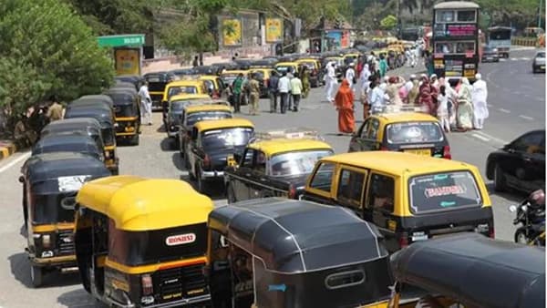 Video : 1 लाख 65 हजार 800 चालक शिकले मराठी, अन्… काय म्हणाले प्रताप सरनाईक?