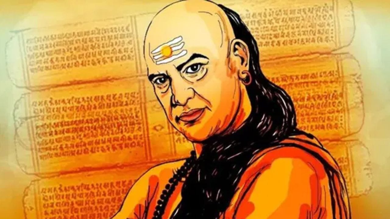 Chanakya Niti : संकट कधीही अचानक येत नाहीत, त्यापूर्वी मिळतात स्पष्ट संकेत, चाणक्य काय म्हणतात?