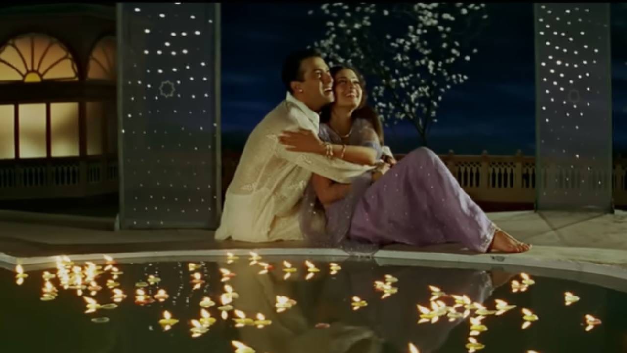 या गीतात प्रेम आहे, छेडछाड आहे आणि आपल्या जोडीदारासोबत घालवलेल्या सुंदर क्षणांची झलकही आहे. उदित नारायण आणि अलका याग्निक यांच्या आवाजाने या गाण्याला असे रूप दिले की जवळपास २७ वर्षांनंतरही त्याची जादू कायम आहे.