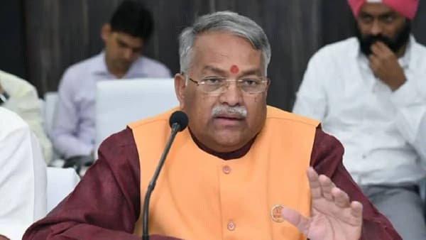 Chandrakant Khaire : मनोज जरांगेंना तुम्हीच मोठं केलं ना, मग आता बाजूला का करता? चंद्रकांत खैरेंचा रोख नेमका कोणाकडे?