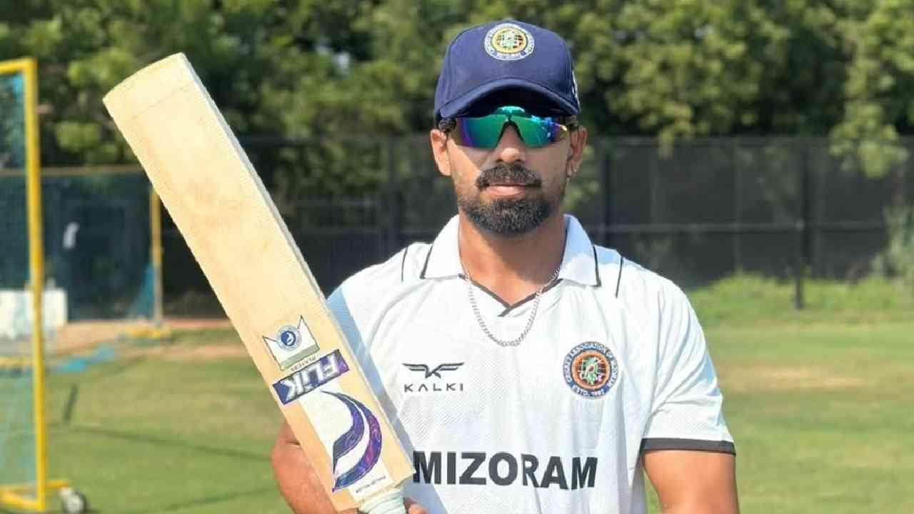 Ranji Trohpy 2026-27 : महाराष्ट्राच्या मुलाने रणजी ट्रॉफीमध्ये रचला इतिहास, 77 वर्षानंतर एकाडावात बनवल्या 400 धावा, 11 व्या नंबरच्या प्लेयरमुळे स्वप्न साकार Ranji Trohpy 2026-27 : महाराष्ट्राच्या मुलाने रणजी ट्रॉफीमध्ये रचला इतिहास, 77 वर्षानंतर एकाडावात बनवल्या 400 धावा, 11 व्या नंबरच्या प्लेयरमुळे स्वप्न साकार