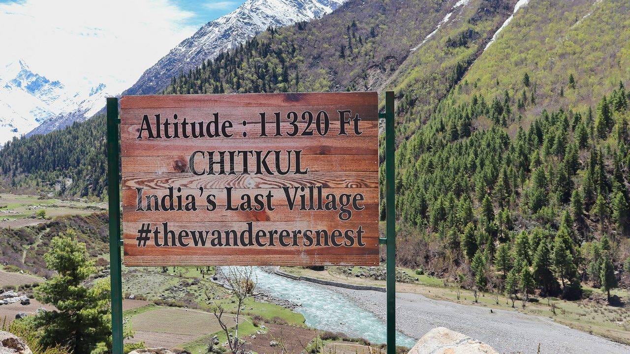 या गावातील महिला एकाचवेळी करतात 4 विवाह, घराबाहेरच्या टोपीवरून कळतं…