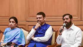 CM DCM Meeting : रात्री उशिरा तिन्ही नेत्यांची बैठक! विधान परिषद निवडणुकीसाठी महायुतीचा मोठा प्लॅन; जागावाटपावर खलबतं - सुत्र