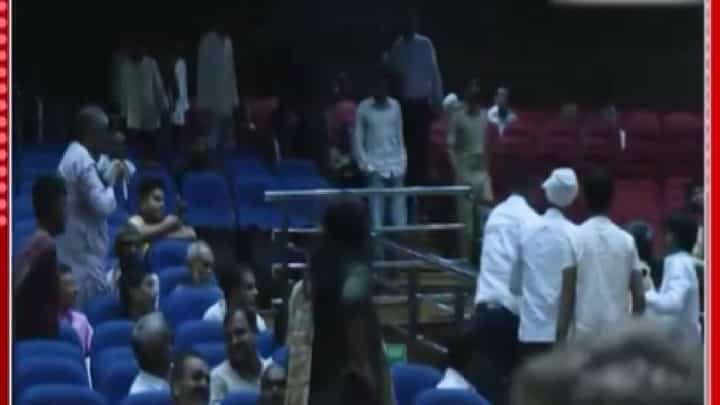 Mallikarjun Kharge : पाटण्यातील काँग्रेस कार्यक्रमात नेमकं काय घडलं? मोदींच्या वडिलांवरील वक्तव्याने राजकीय वाद पेटला Mallikarjun Kharge : पाटण्यातील काँग्रेस कार्यक्रमात नेमकं काय घडलं? मोदींच्या वडिलांवरील वक्तव्याने राजकीय वाद पेटला