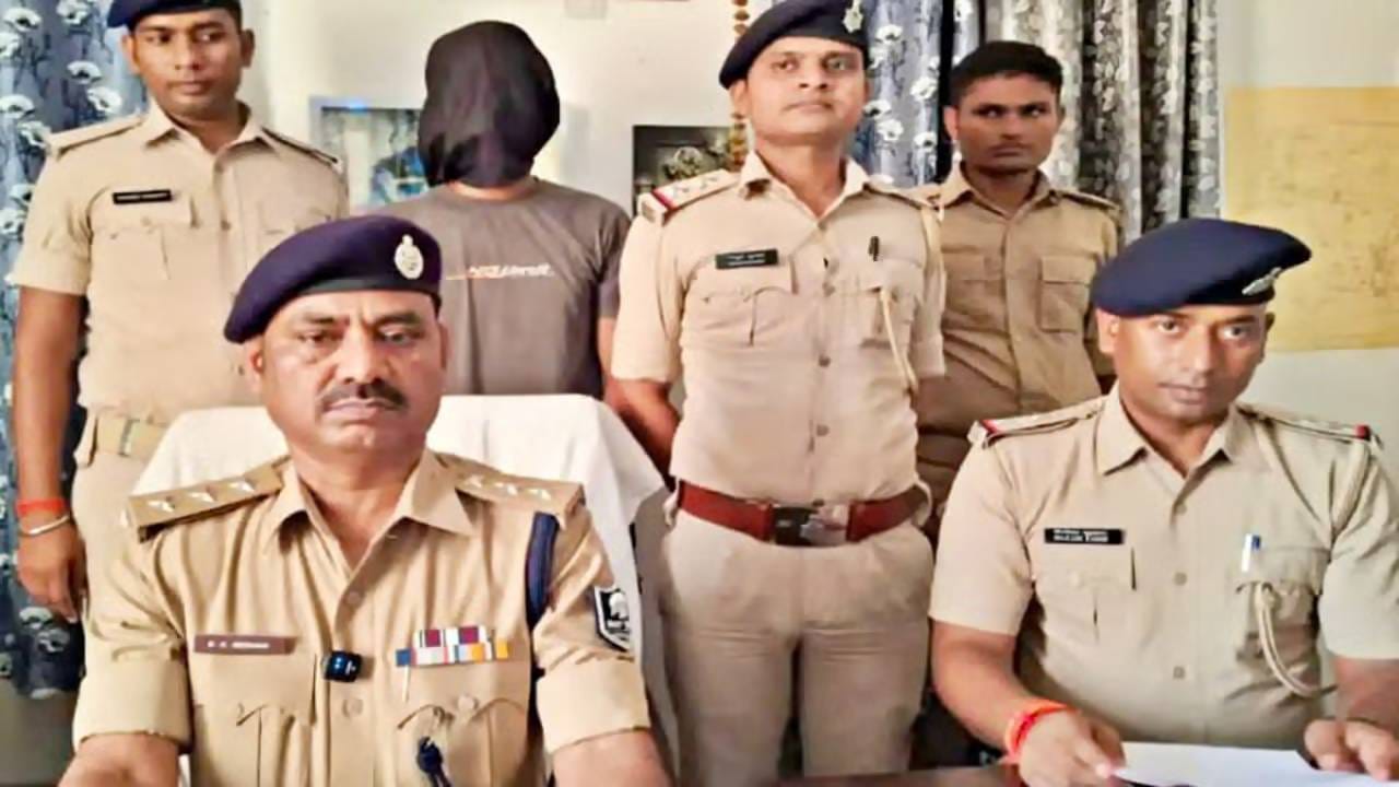 ‘दृश्यम’सारखा प्लॅन आखला, पण एका कॉलने सगळं उघड केलं; 2 हजार किमी दूरून येत वडिलांची हत्या ‘दृश्यम’सारखा प्लॅन आखला, पण एका कॉलने सगळं उघड केलं; 2 हजार किमी दूरून येत वडिलांची हत्या