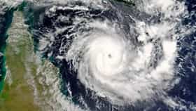 Cyclone alert : 140 किमी प्रति तास वेगाने धडकणार चक्रीवादळ, आयएमडीचा हायअलर्ट, अतिमुसळधार पावसाचा इशारा, महाराष्ट्रात...