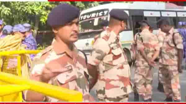 Delhi Protest : ज्ञानेश कुमारांच्या राजीनाम्याची मागणी; दिल्लीत आंदोलनाचा भडका, इंटरनेट सेवा बंद