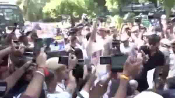 Delhi : ज्ञानेश कुमारांच्या राजीनाम्याची मागणी; जंतर-मंतरवर आंदोलन चिघळलं, पोलिसांकडून आंदोलकांना…