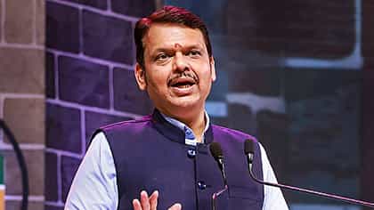 फडणवीसच मोदींचे वारसदार, थेट उपपंतप्रधान; 3 महिन्यात... कुणाचा दावा?.