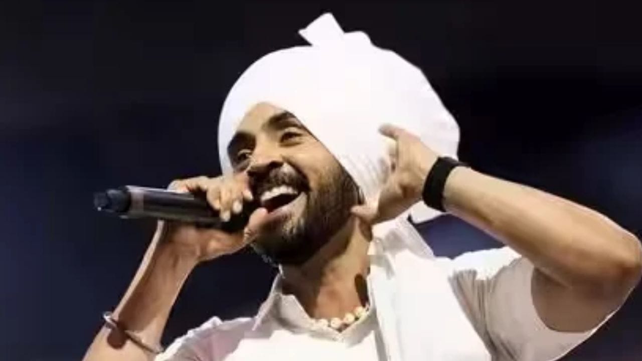 प्रसिद्ध गायक दिलजीतने त्याच्या ‘इंडिया ऑरा टूर’अंतर्गत देशातील सात शहरांत कॉन्सर्ट करण्याची घोषणा केली . आ कॉन्सर्टची सुरुवात दिल्लीपासून सुरू होणार होती.