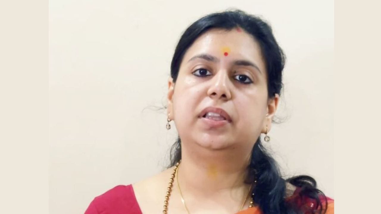 या निवडणुकीसाठी माजी आयएएस अधिकारी यांनी राजीनामा दिला. त्यानंतर त्यांनी निवडणुकीच्या मैदानात उतरणार असल्याचे स्पष्ट केले. त्यामुळे यंदा निवडणुकीत सत्ताधाऱ्यांना नव्या आव्हानाचा सामना करावा लागणार असल्याचे बोलले जात आहे. 