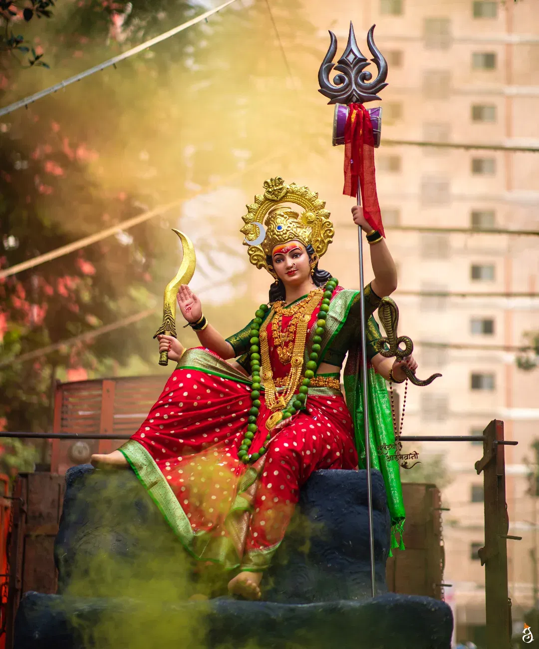 आज ११ ऑक्टोबर रोजी घटस्थापना म्हणजेच सर्वत्र देवीचे आगमन होणार आहे. त्यानंतर पुढचे नऊ दिवस देवीची उपासना केली जाणार आहे.