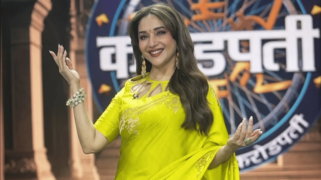 अभिनेत्री माधुरी दीक्षितचा 'कोण होणार करोडपती' हा शो टेलिव्हिजनवर सुरू झाला आहे. या शोमध्ये आतापर्यंत अनेक बॉलिवूड, मराठी कलाकारांनीही उपस्थिती लावलेली पाहायला मिळाली.