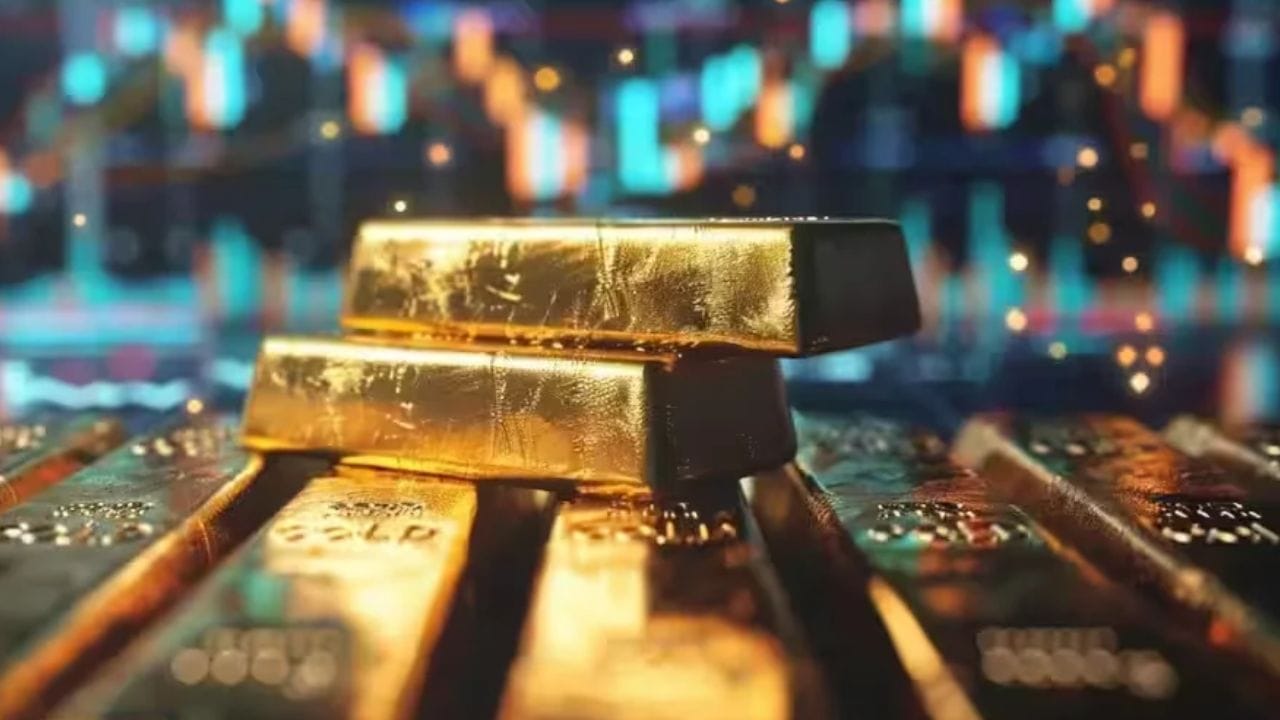 सोने त्याच्या उच्चांकापेक्षा तब्बल 50 हजारांनी स्वस्त झाले आहे. सोने खरेदी करण्याची मोठी संधी आहे. सोन्याच्या भावात सतत घसरण होताना दिसत आहे.