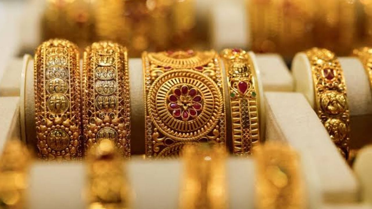 न्यूयॉर्कमध्ये सोन्याचे भाव 0.37 टक्क्यांनी वाढून 4,187.66 डॉलर्स प्रति औंस झाले. पुढील काही दिवसातही सोन्याच्या भावात मोठी घसरण बघायला मिळेल.
