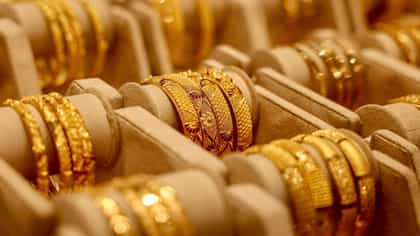 सोने उच्चांकापेक्षा 52 हजारांनी स्वस्त, सराफा बाजारात थेट...