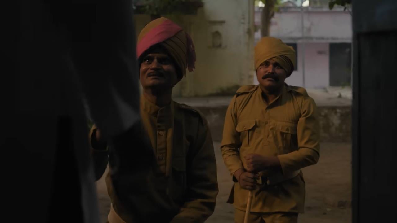 चित्रपटाच्या यशामागे भक्तीभाव आणि नीम करोली बाबा यांच्याविषयी असलेली श्रद्धा महत्त्वाची ठरत असल्याचे या आकडेवारीवरून दिसतंय. 24 सप्टेंबरपर्यंत केवळ 'बुक माय शो'वरून ‘हनुमान अंश’ची 70,08,940 तिकिटं विकली गेली होती. त्यानंतरच्या दिवसांमध्येही या संख्येत वाढ झाल्याची शक्यता आहे.