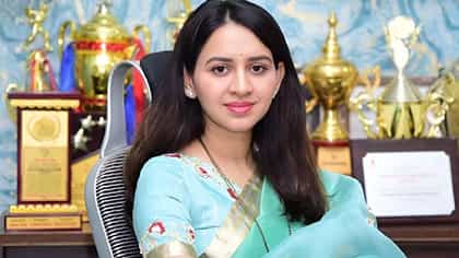 कोटा पूर्ण करण्यासाठी हर्षदा देशमुख यांना किती मतांची गरज.... कोटा पूर्ण करण्यासाठी हर्षदा देशमुख यांना किती मतांची गरज....