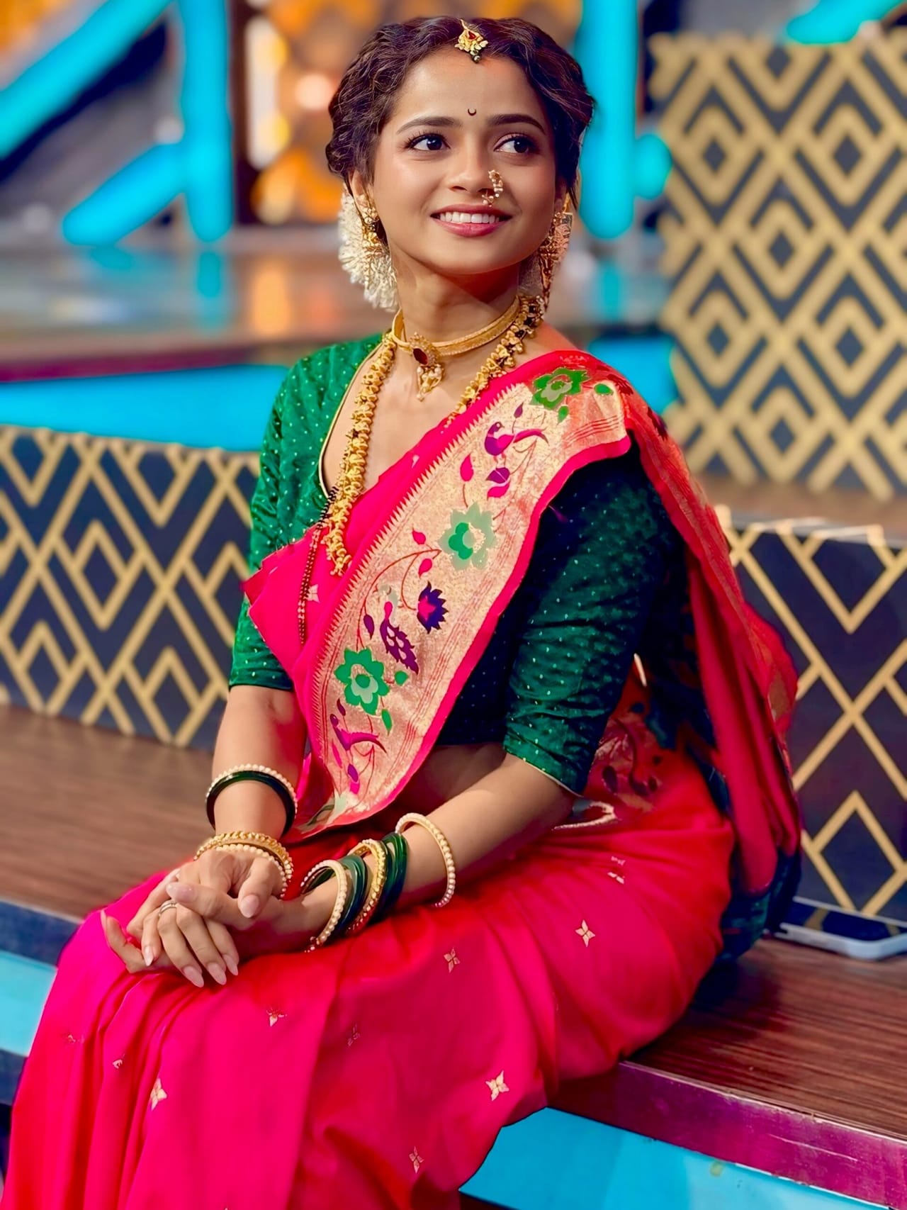 'महाराष्ट्राची हास्यजत्रा' हा लोकप्रिय कार्यक्रम असून या कार्यक्रमाचा मोठा चाहतावर्गही आहे. या कार्यक्रमातील कलाकारही चर्चेत असतात. अशातच हास्यजत्रा फेम अभिनेत्रीनं चाहत्यांसोबत आनंदाची बातमी शेअर केली आहे.
