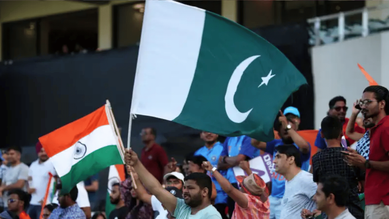 IND vs PAK क्रिकेटचा महामुकाबला रंगणार, भारत फक्त सात खेळाडूंसह मैदानात उतरणार, कुठे, कधी, किती वाजता? IND vs PAK क्रिकेटचा महामुकाबला रंगणार, भारत फक्त सात खेळाडूंसह मैदानात उतरणार, कुठे, कधी, किती वाजता?