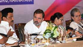 ज्ञानेश कुमार यांच्या विरोधात इंडिया आघाडी पुन्हा आक्रमक; विरोधकांचा नवा प्लान आला समोर