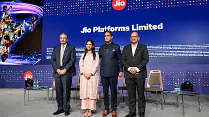 जिओच्या आयपीओला अवघ्या 100 मिनिटांत तुफान प्रतिसाद; गुंतवणूकदारांनी....